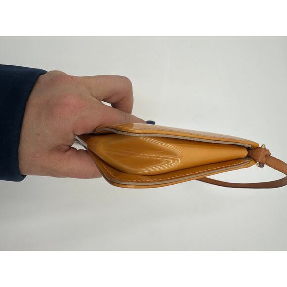Louis Vuitton Verni Pochette - Picture 9 of 16